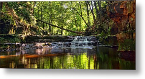Pewitt's Nest Metal Print featuring the photograph Gorgeous Gorge by Leda Robertson