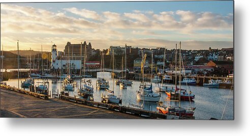 England Metal Print featuring the photograph End of the Day by Les Hutton