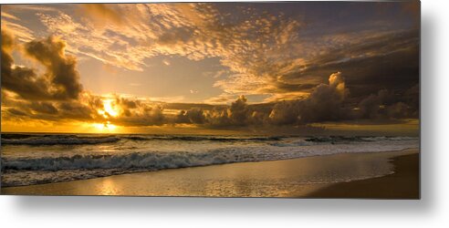 Sunrise Metal Print featuring the photograph Ocean Sunrise by Tammy Ray