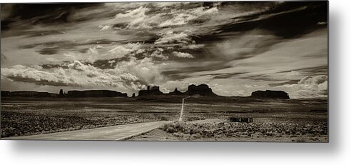 Monument Valley Ut Metal Print featuring the photograph Approaching Monument Valley by Ron White