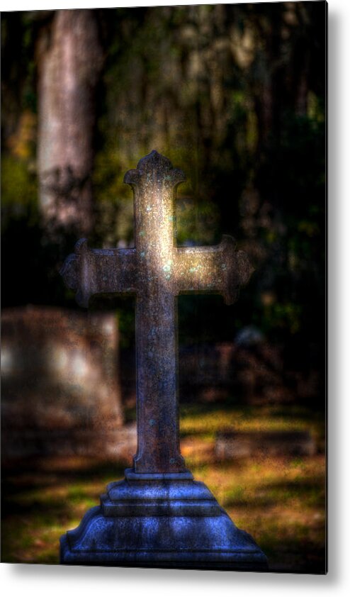 Bonaventure Cemetery Metal Print featuring the photograph Bonaventure Cross by Mark Andrew Thomas