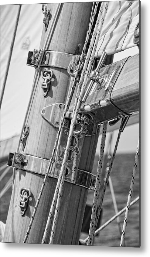 B&w Metal Print featuring the photograph Detail by Gary Felton