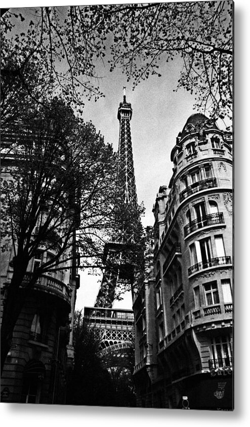 Vintage Eiffel Tower Metal Print featuring the photograph Eiffel Tower Black and White by Andrew Fare