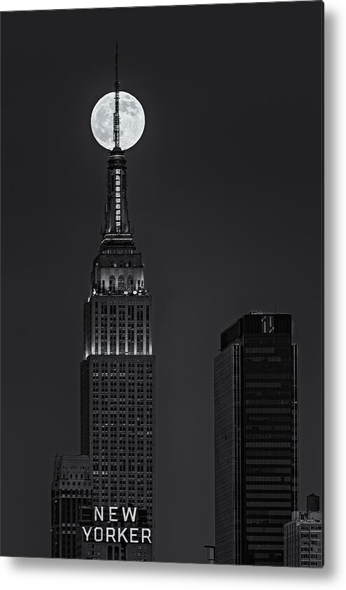 Big Apple Metal Print featuring the photograph Super Moon In An Empire State Of Mind BW by Susan Candelario
