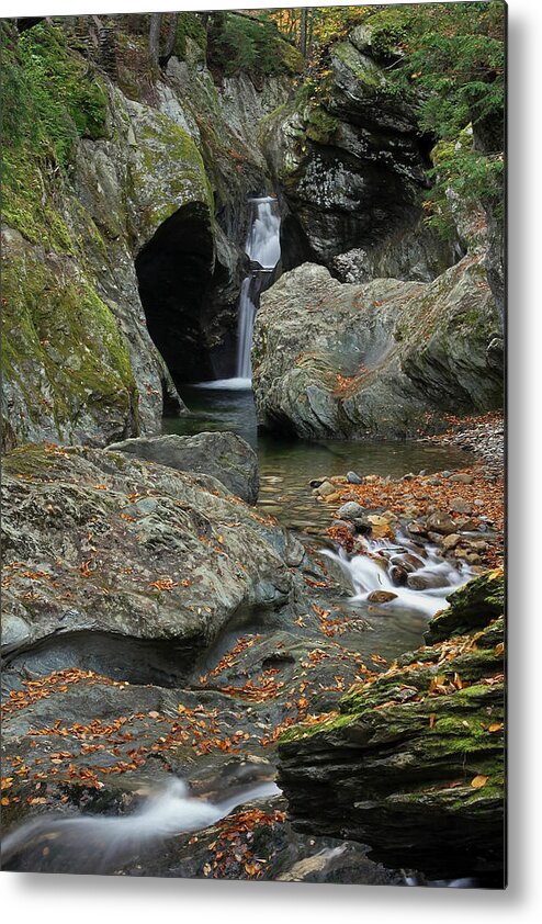 Waterfall Metal Print featuring the photograph Texas Falls in Beautiful Vermont by Juergen Roth