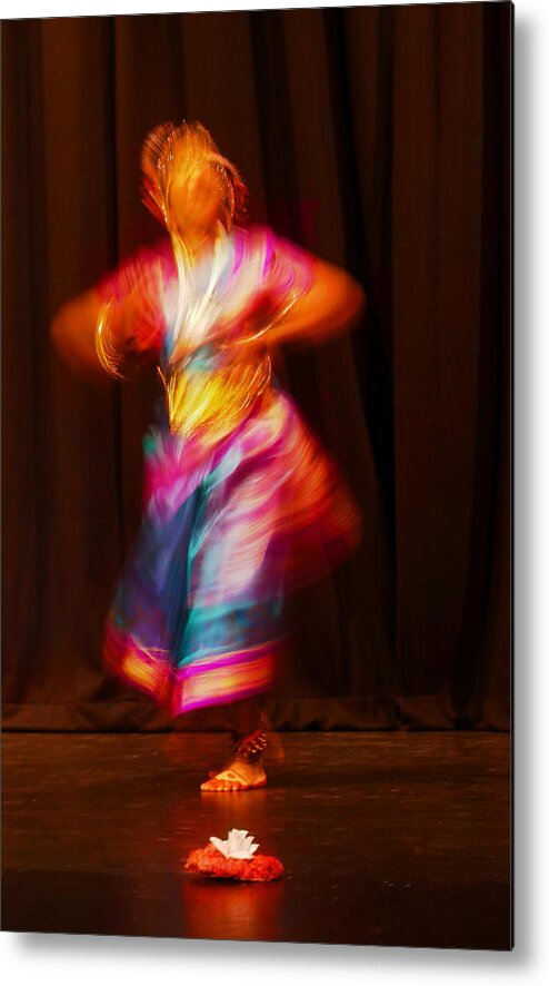Nadananjali Metal Print featuring the photograph The Colours of Indian dance by Steve Taylor