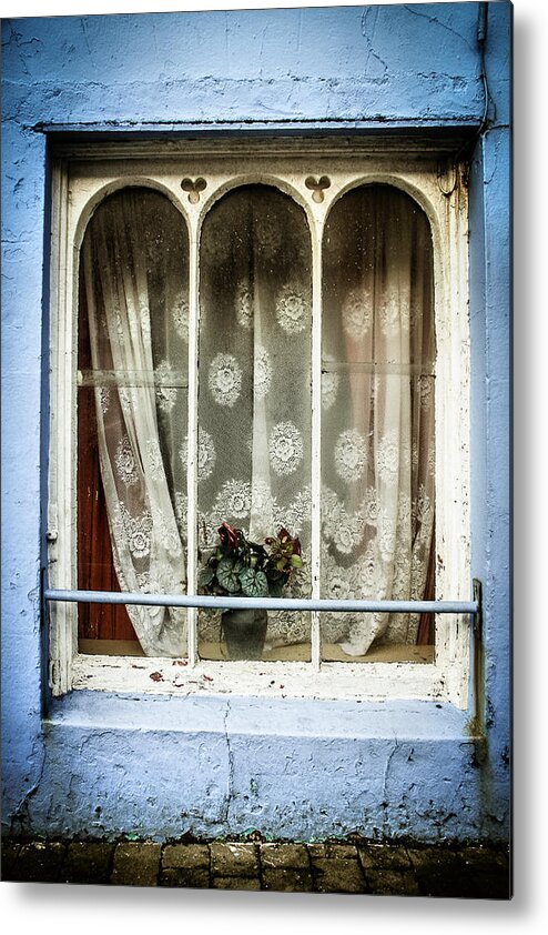 Window Metal Print featuring the photograph Whos Knockin' by Mark Callanan