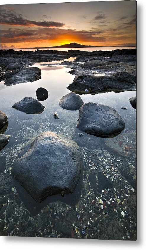 Sunrise Metal Print featuring the photograph Sunrise at seaside by Ng Hock How