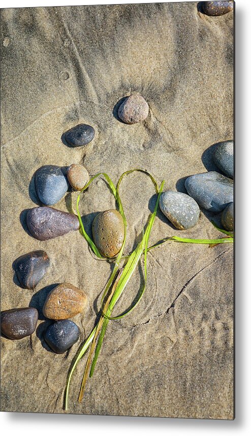 Beach Metal Print featuring the photograph Heart On A Beach by Joseph S Giacalone