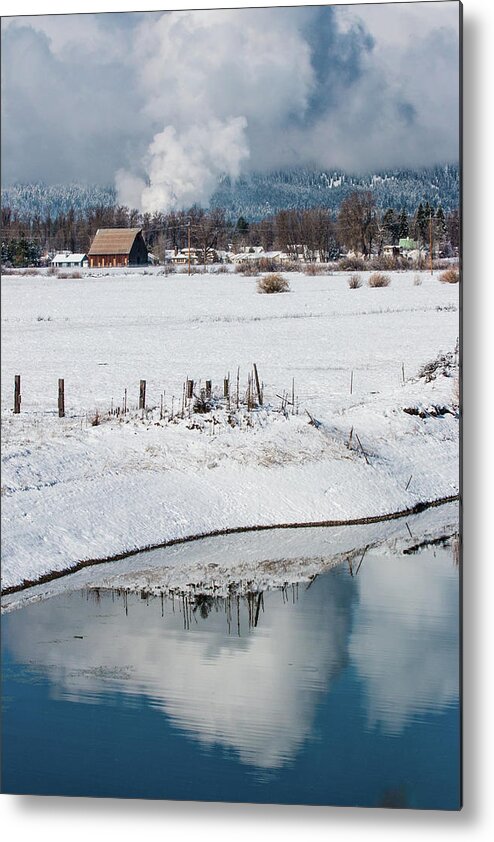 Chester Metal Print featuring the photograph Barn In Winter by Jan Davies