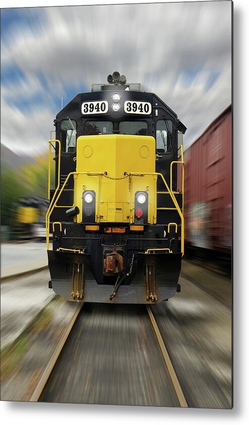 Railroad Metal Print featuring the photograph Blue Rridge Southern 3940 On The Move by Mike McGlothlen