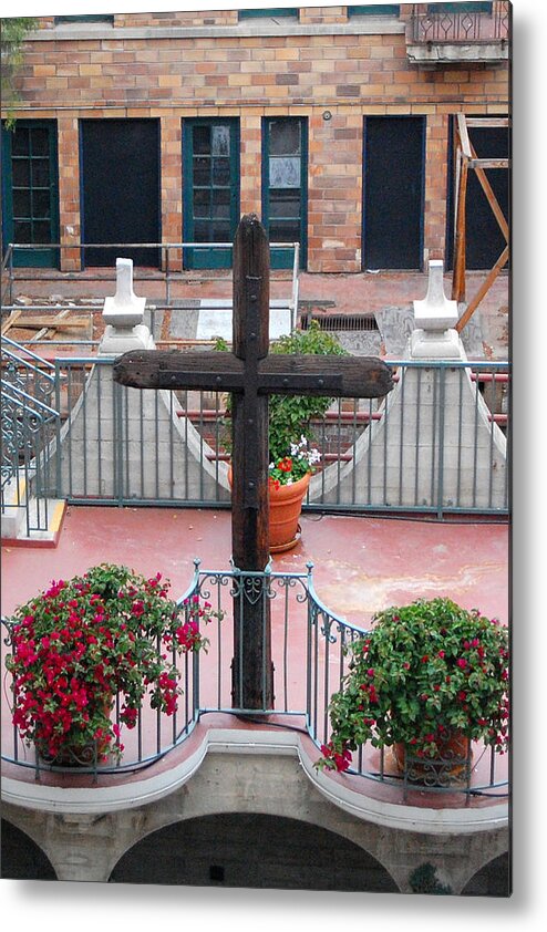 Mission Inn Metal Print featuring the photograph Mission Inn Cross by Amy Fose