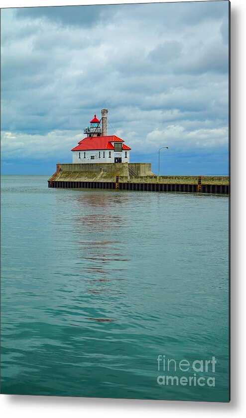 Lighthouse Metal Print featuring the photograph Duluth Lighthouse 2 by Susan Rydberg