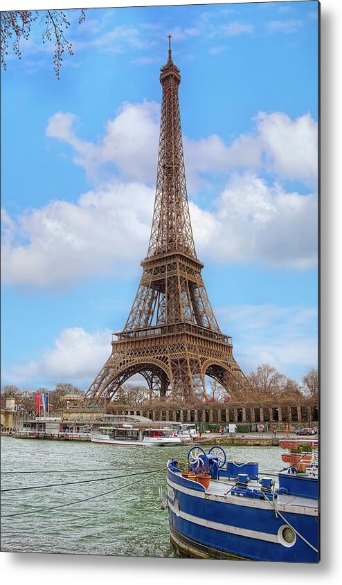 Eiffel Tower And Seine Boat Paris Metal Print featuring the photograph Eiffel Tower And Seine Boat Paris by Cora Niele