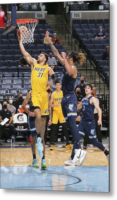 Nba Pro Basketball Metal Print featuring the photograph Miami Heat v Memphis Grizzlies by Joe Murphy