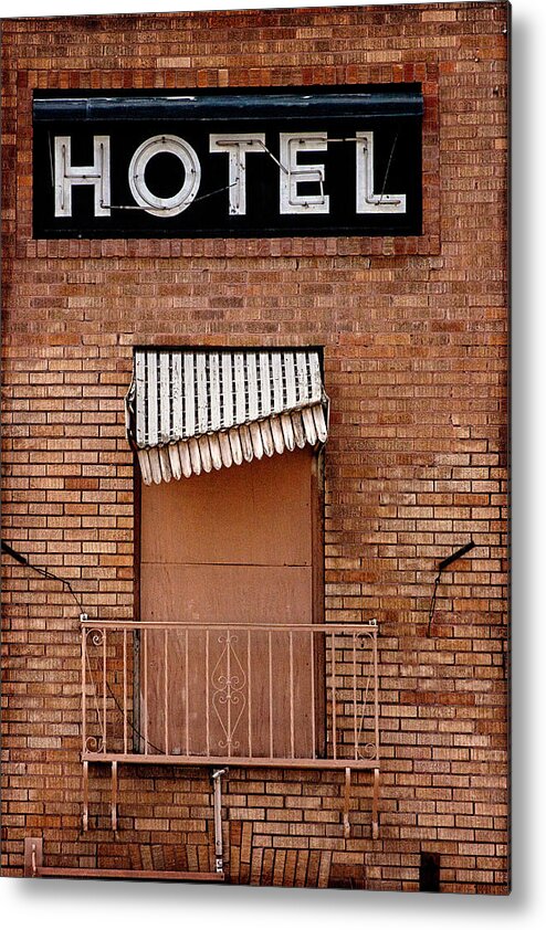 City Metal Print featuring the photograph Hotel Shabby by Carmen Kern