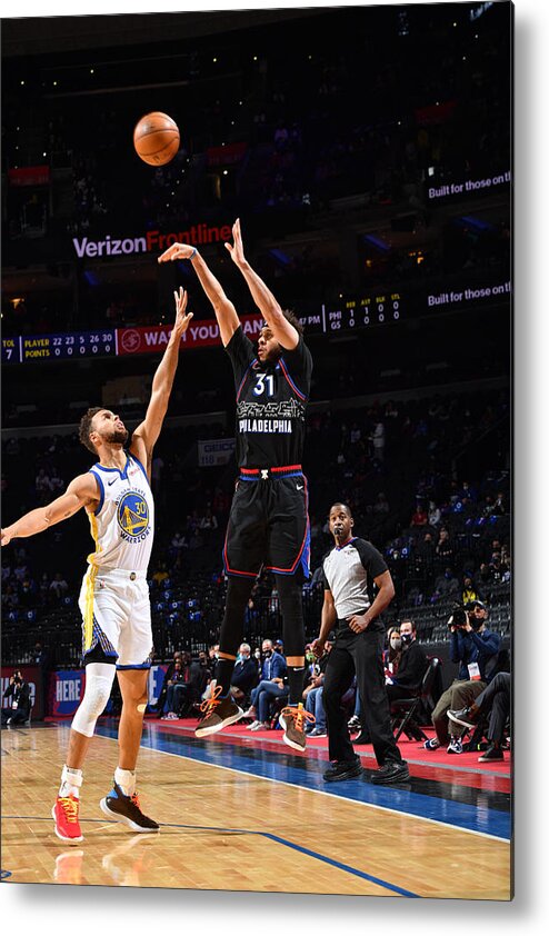 Seth Curry Metal Print featuring the photograph Stephen Curry and Seth Curry by Jesse D. Garrabrant