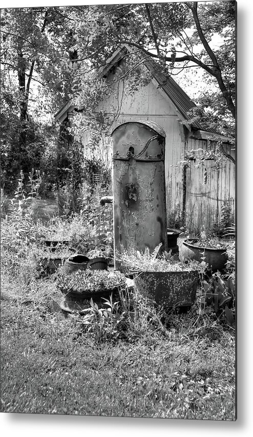 Dry Well Metal Print featuring the photograph Well Gone Dry by Randall Dill