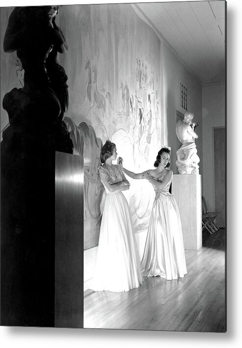 Decorative Art Metal Print featuring the photograph Margery Abbet And Patricia Delehanty At The River by Horst P. Horst