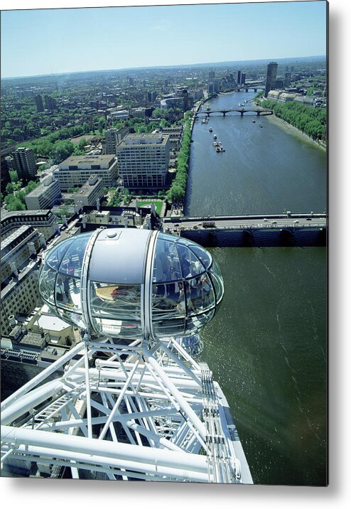 Pod Metal Print featuring the photograph Pod Of The London Eye by Andy Williams/science Photo Library