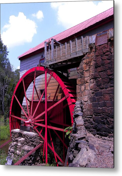 Old Mill Of Guilford Metal Print featuring the photograph Big Red Wheel by Sandi OReilly