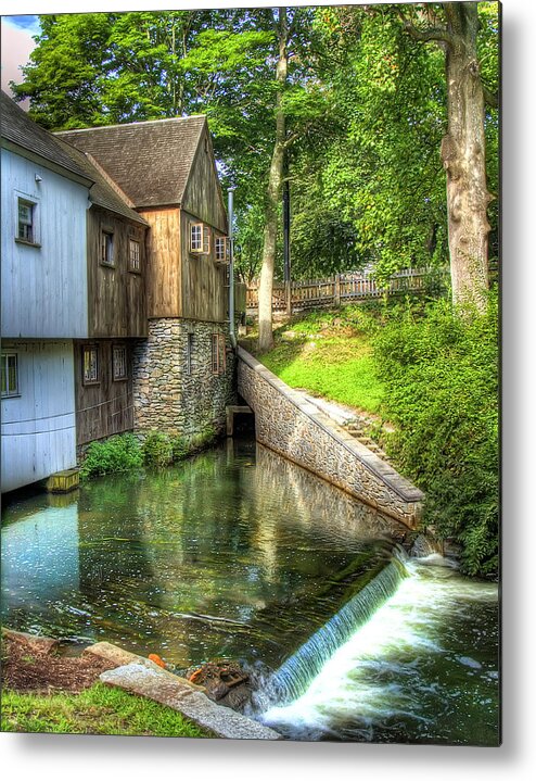 Plymouth Metal Print featuring the photograph Plymouth Grist Mill by Tammy Wetzel