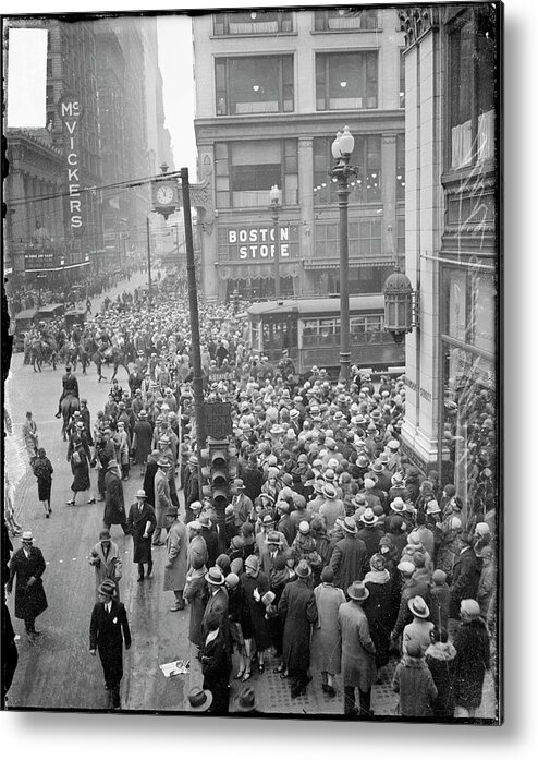 Crowd Metal Print featuring the photograph Crowds In Chicago by Chicago History Museum