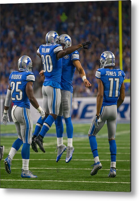 Scoring Metal Print featuring the photograph Tennessee Titans v Detroit Lions #2 by Dave Reginek