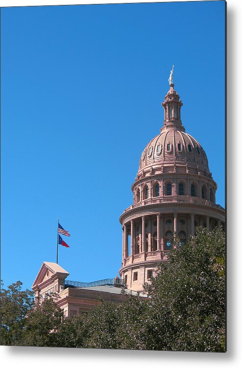 Texas State Capitol Metal Print featuring the photograph Texas State Capitol With Pediment by Connie Fox