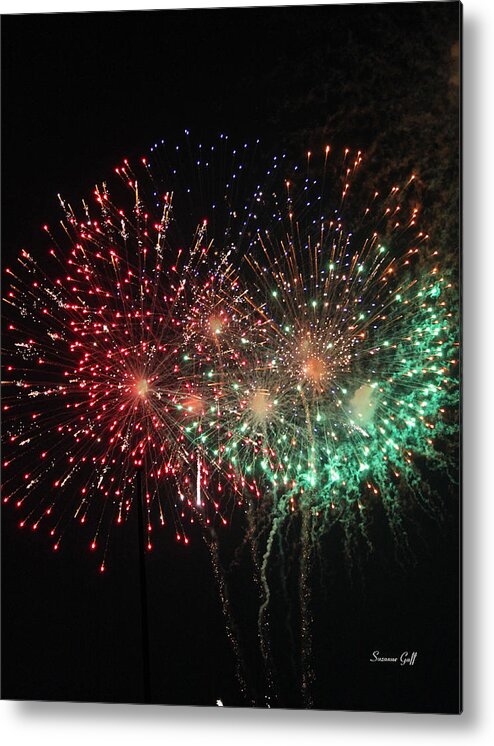 Fireworks Metal Print featuring the photograph Fantasia #1 by Suzanne Gaff