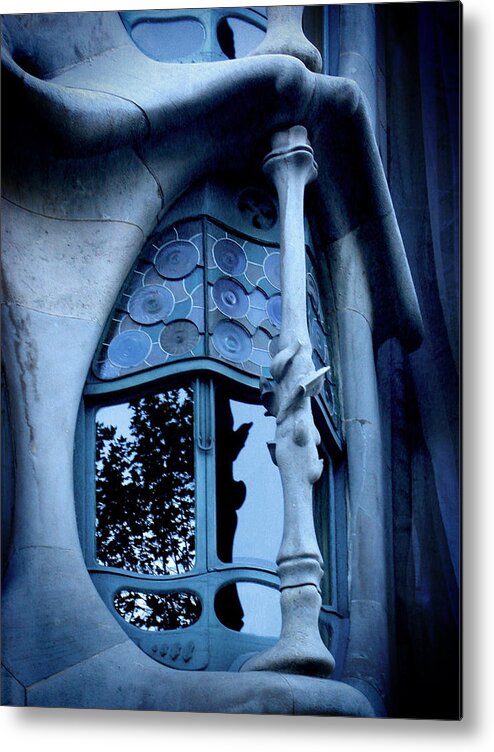 Gaudi Metal Print featuring the photograph Eye by Roberto Alamino