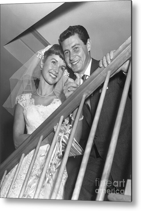 Singer Metal Print featuring the photograph Eddie Fisher And Debbie Reynolds by Bettmann