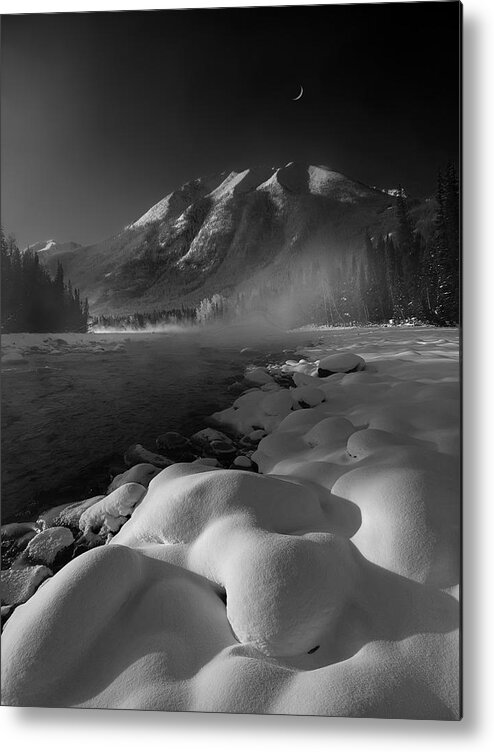 Fog Metal Print featuring the photograph Fog On The River by Bingo Z