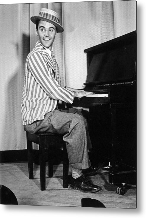 Straw Hat Metal Print featuring the photograph Lemmon Plays Piano by Hulton Archive