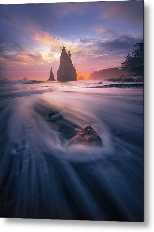 Beach Sunset Metal Print featuring the photograph Ruby Beach At Sunset by Yun Thwaits