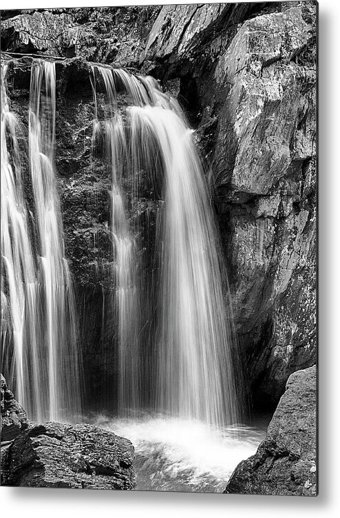 Cascading Metal Print featuring the photograph Kilgore Falls I by Charles Floyd