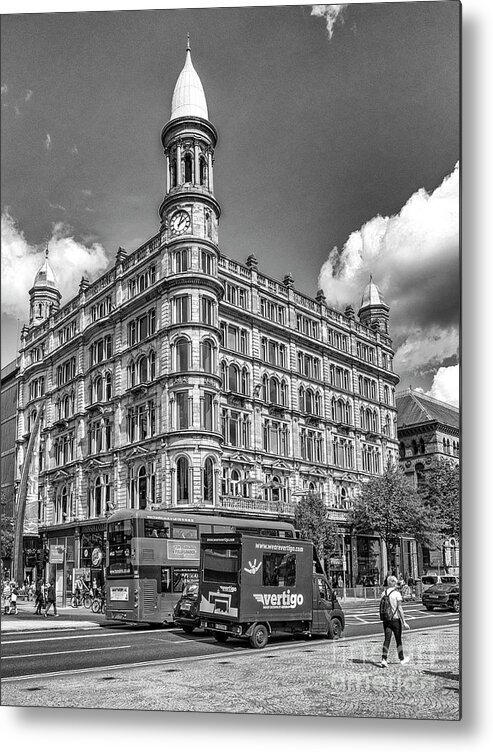 Belfast Metal Print featuring the photograph Cleaver Building by Jim Orr
