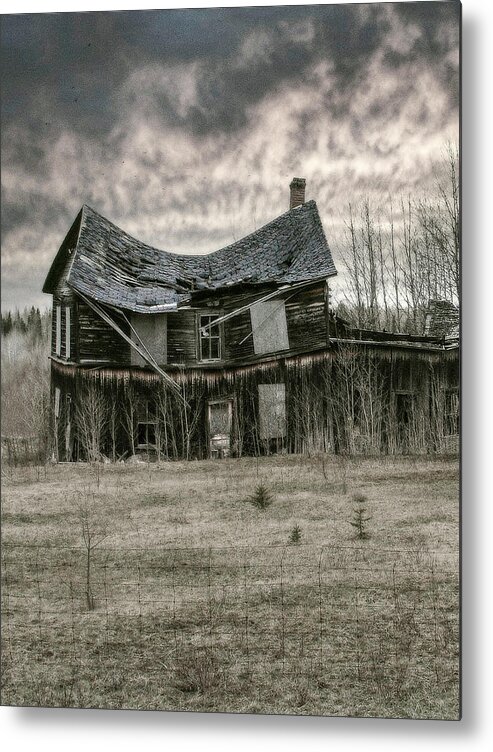 Abandeoned House Haunted Eiry Mysterious Metal Print featuring the photograph Old Abandoned House by Louise Tanguay