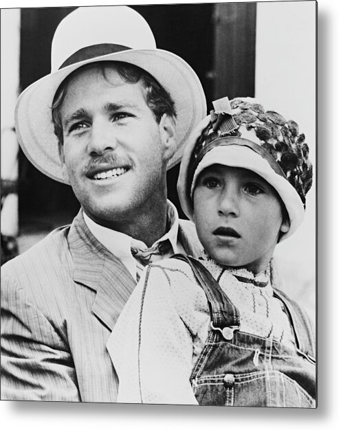 Ryan O'neal Metal Print featuring the photograph RYAN O'NEAL and TATUM O'NEAL in PAPER MOON -1973-. #1 by Album