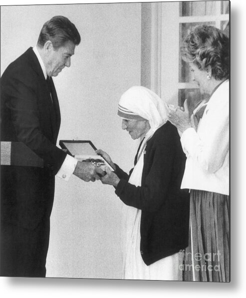 Working Metal Print featuring the photograph Mother Teresa Receives Medal Of Freedom by Bettmann