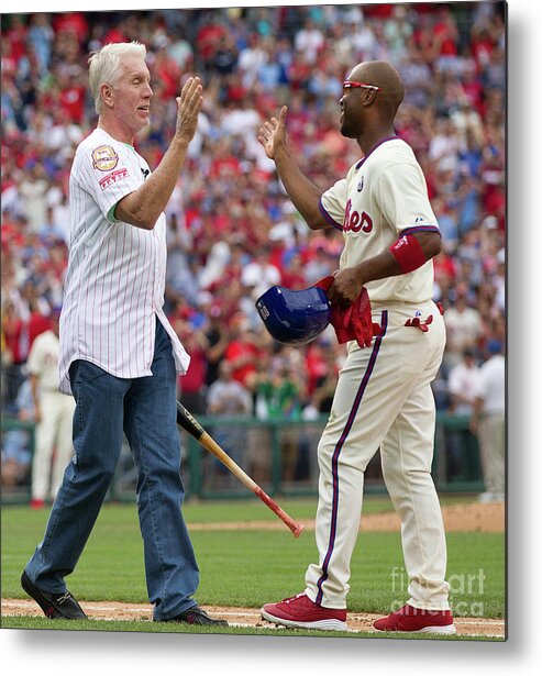 Citizens Bank Park Metal Print featuring the photograph Mike Schmidt and Jimmy Rollins by Mitchell Leff