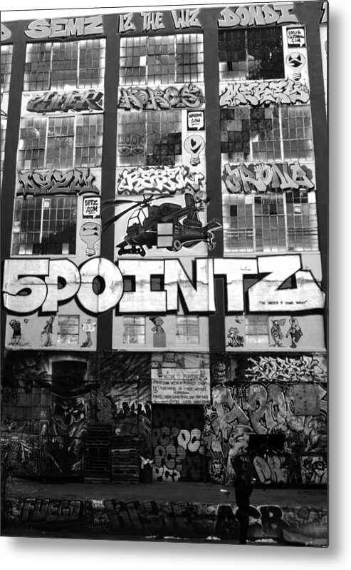 Black & White Metal Print featuring the photograph 5 Pointz by Christina Cantero