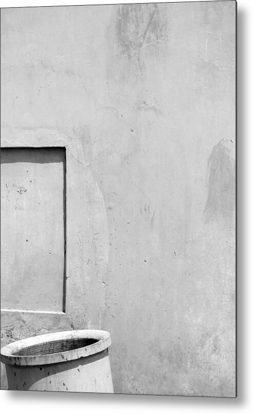 Black And White Minimalism Metal Print featuring the photograph Rectangle or a Square? by Prakash Ghai