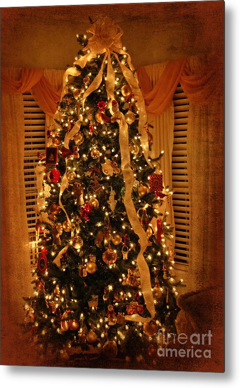 Vintage Metal Print featuring the photograph The Glow Of Christmas by Kathy Baccari