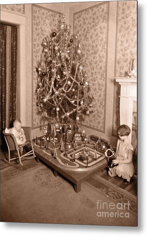 Christmas tree, 1944  Vintage christmas photos, Vintage christmas, Old  christmas
