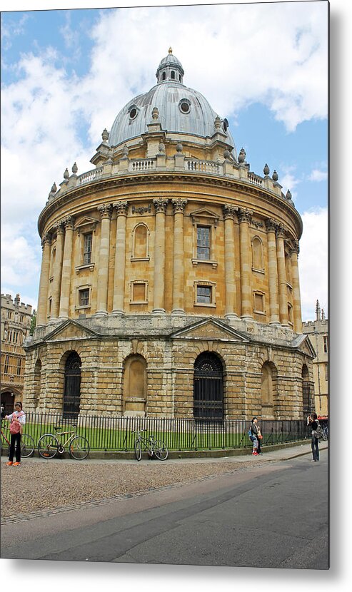 Oxford Metal Print featuring the photograph The Radcliffe Camera by Tony Murtagh