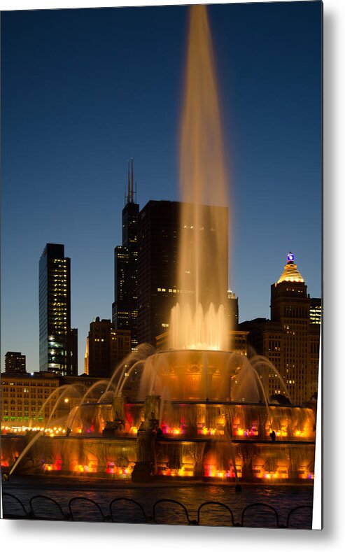 Buckingham Fountain Metal Print featuring the photograph Night Time at Buckingham Fountain by Tom Potter