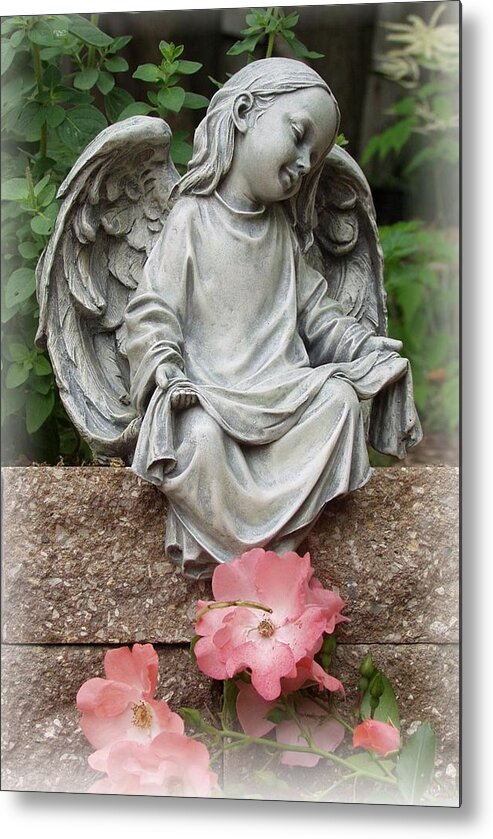 Yard Metal Print featuring the photograph For Hope by Carol Sweetwood