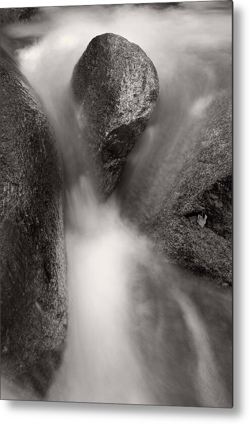 Clear Metal Print featuring the photograph Hogback Creek And Granite Inyo Natl Forest BW by Steve Gadomski