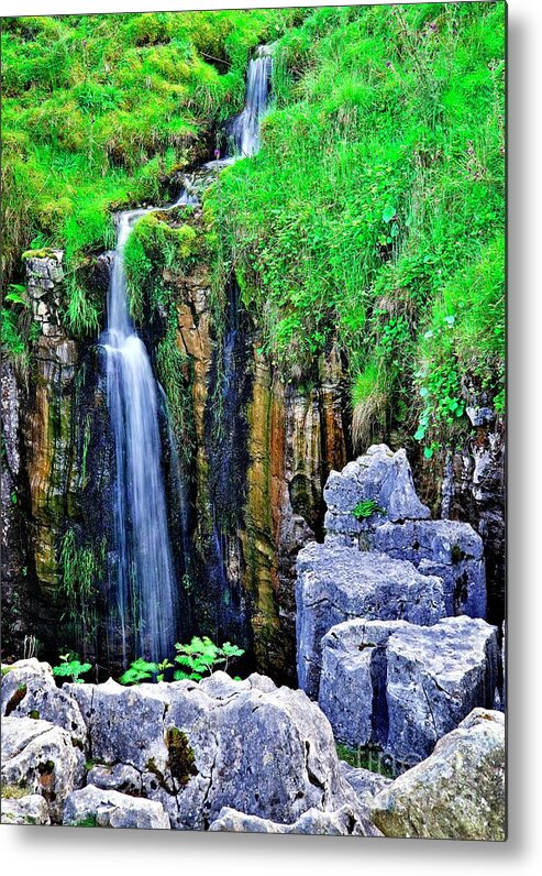 The Buttertubs Metal Print featuring the photograph Waterfall at The Buttertubs, Swaledale by Martyn Arnold